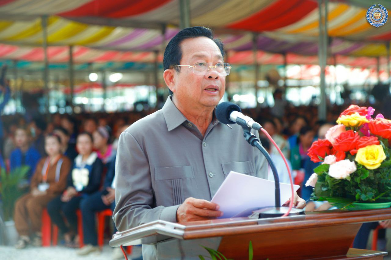 ព្រឹកនេះ សម្តេចតេជោ ហ៊ុន សែន បានបន្តអញ្ជើញចុះបងប្អូនជួបកម្មករ ...