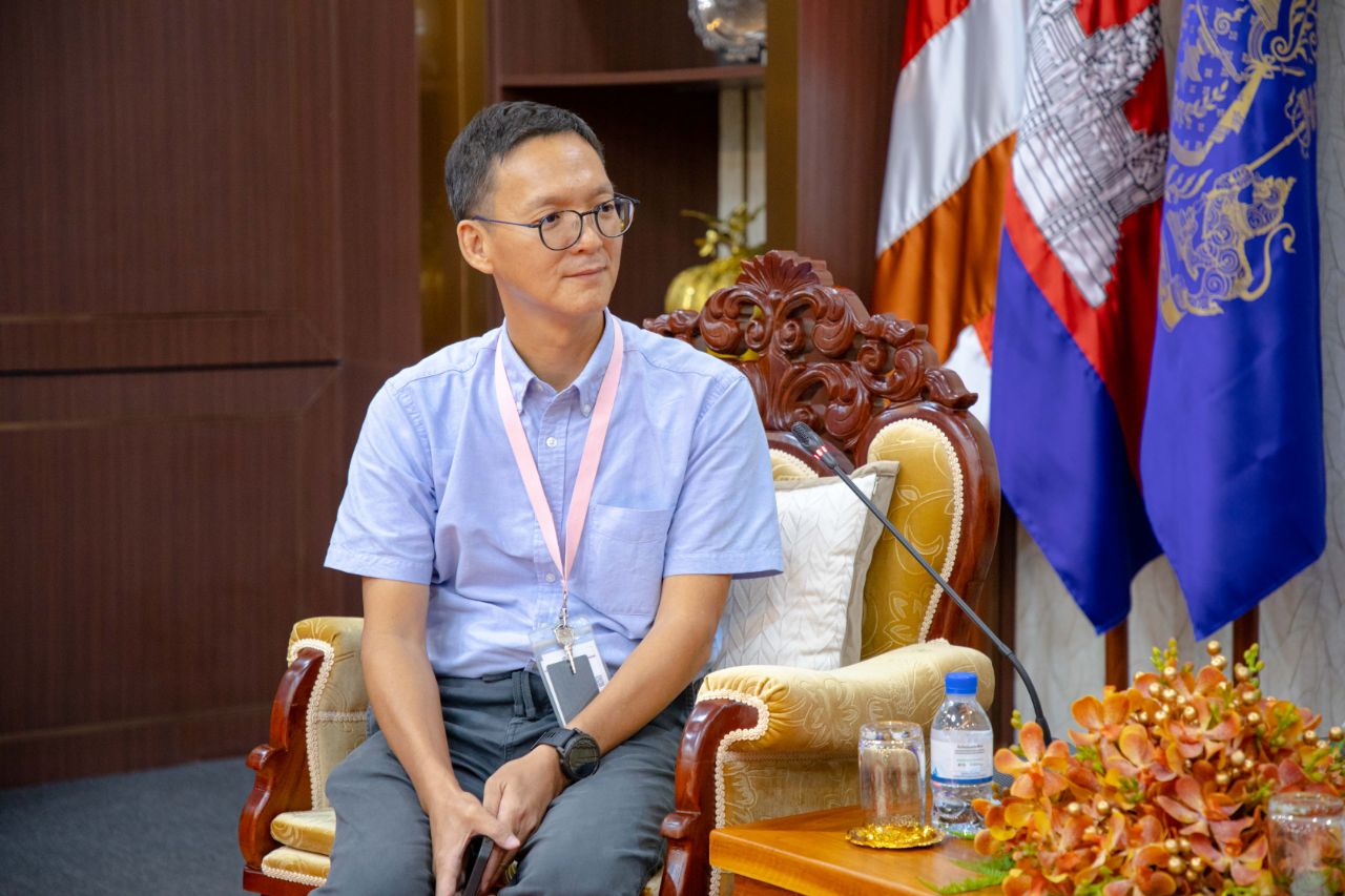 រដ្ឋមន្ត្រីក្រសួងការងារ គាំទ្រក្រុមហ៊ុនចិនធំមួយស្វែងរកកម្លាំងពលកម្មជាង ...