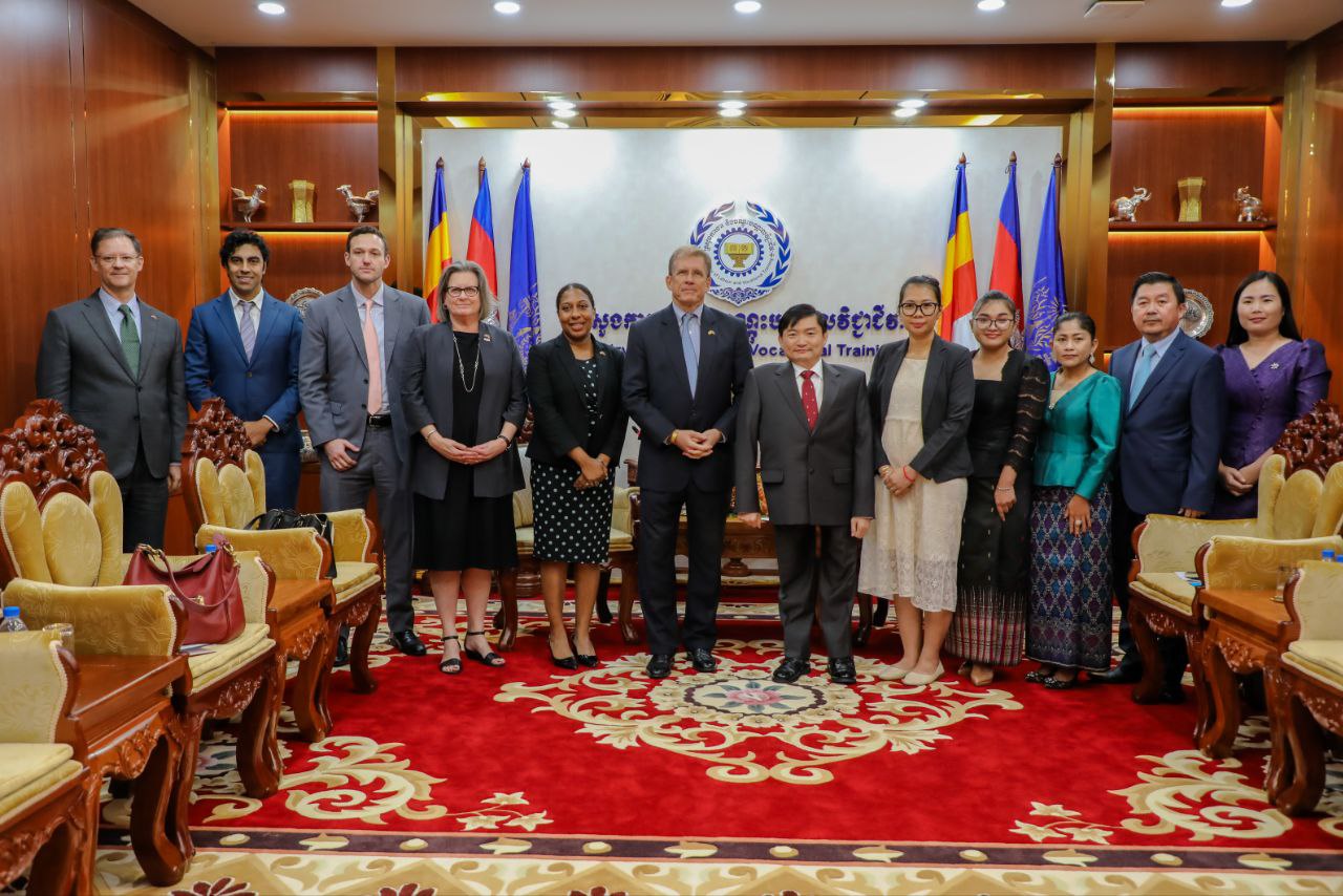 សហរដ្ឋអាមេរិក បន្តកិច្ចសហការគាំទ្រកម្ពុជាលើវិស័យការងារ សន្តិសុខសង្គម ...