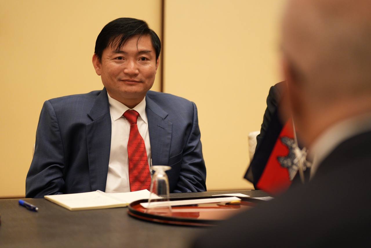 ឯកឧត្តម ហេង សួរ ...