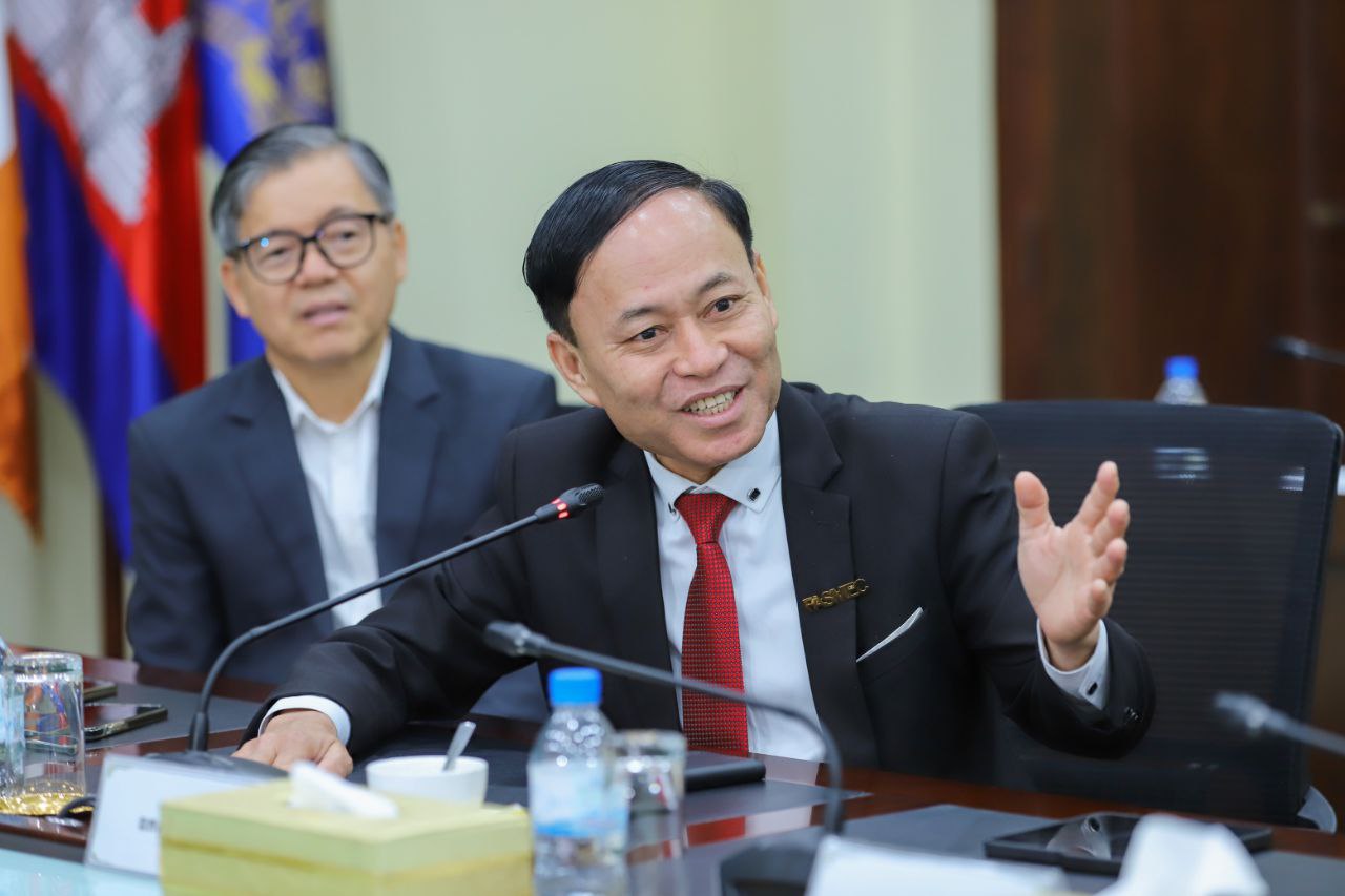 ឯកឧត្តម ហេង សួរ ...