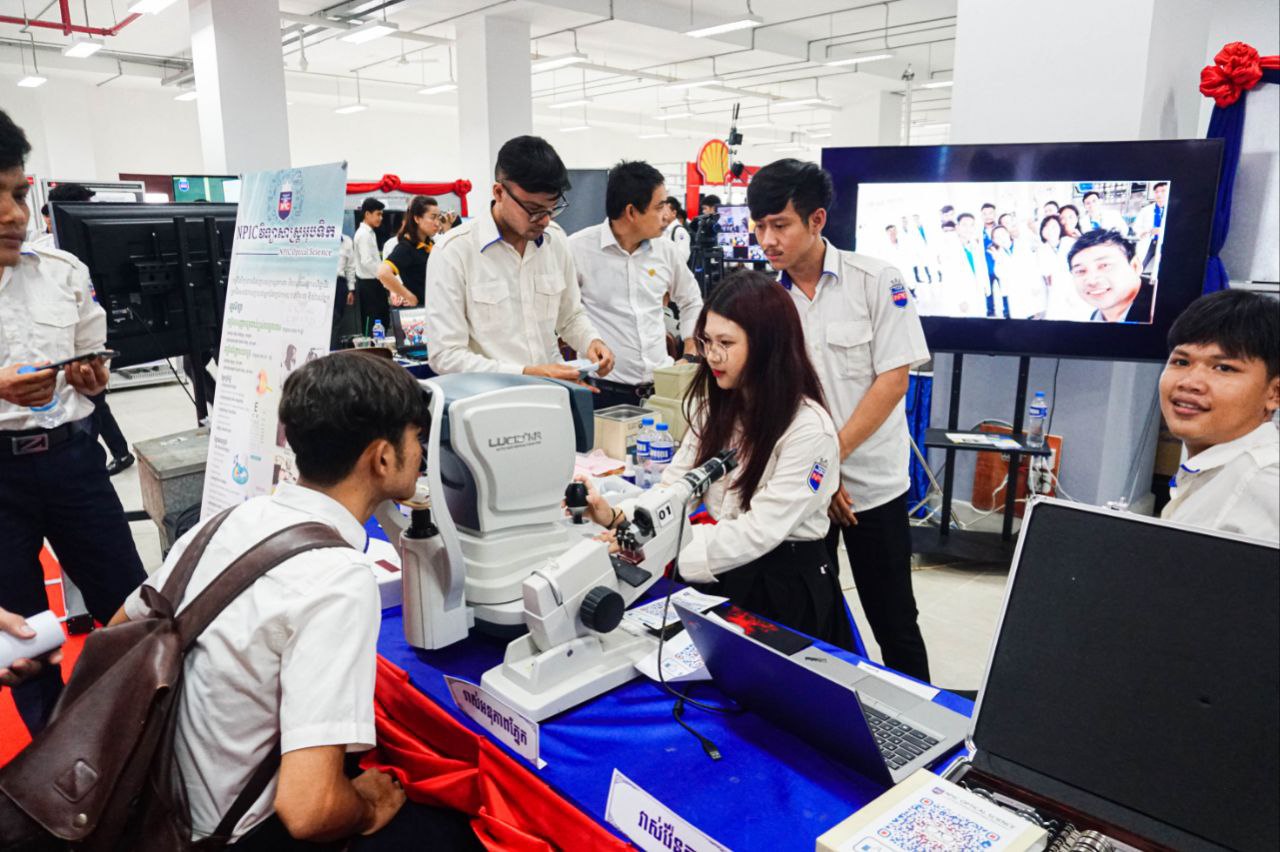 សិស្ស-និស្សិតនៃវិទ្យាស្ថាន NPIC ...