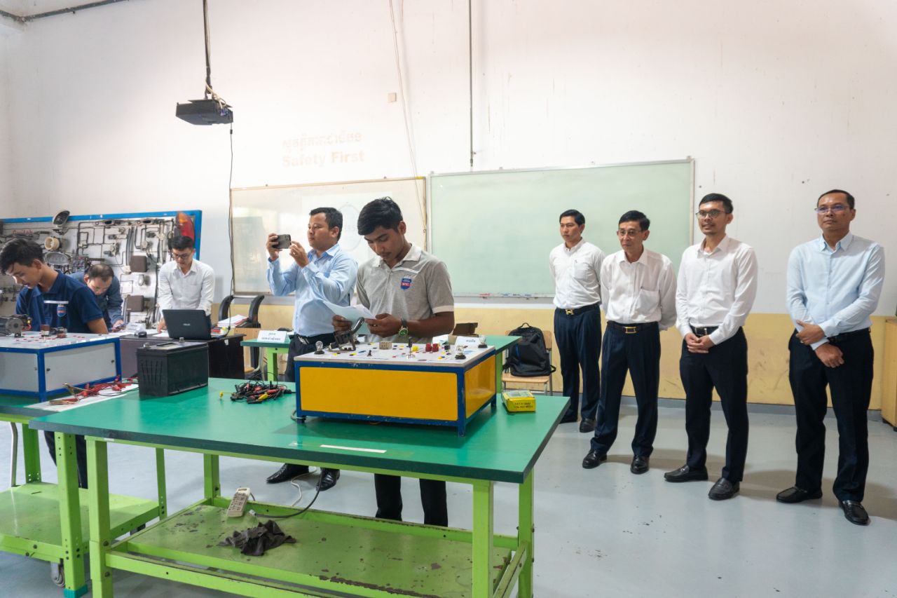 កម្មវិធីបណ្តុះបណ្តាលជំនាញ ១,៥លាននាក់ ...