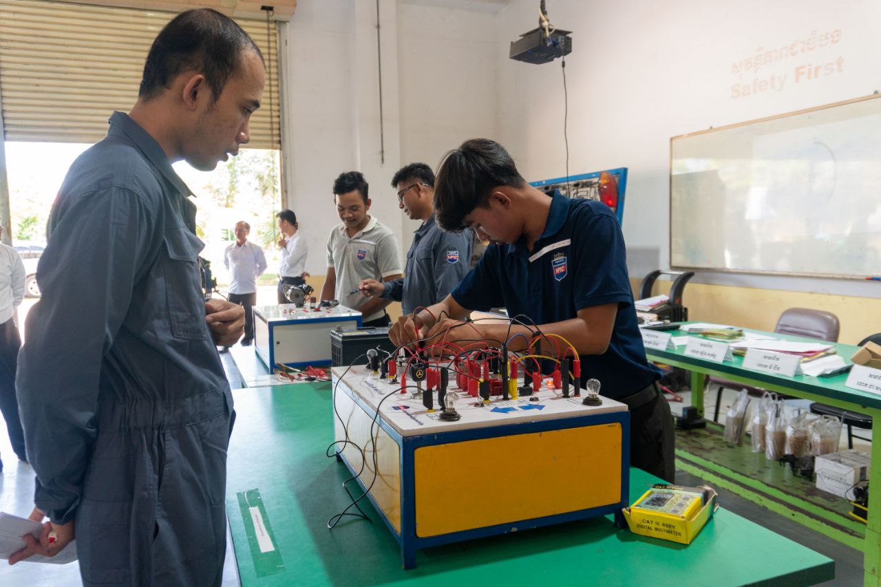 កម្មវិធីបណ្តុះបណ្តាលជំនាញ ១,៥លាននាក់ ...
