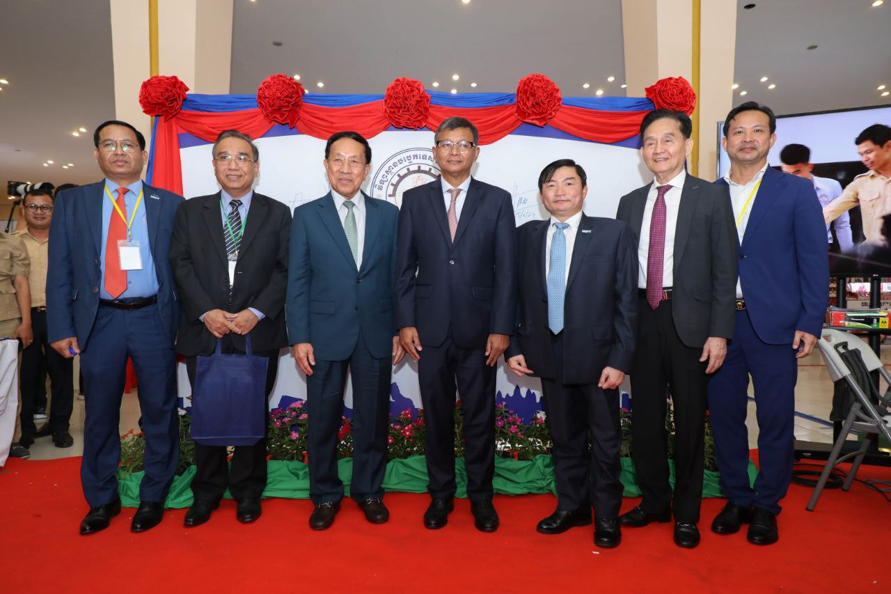 ទិវាជាតិអប់រំបណ្តុះបណ្តាលបច្ចេកទេស និងវិជ្ជាជីវ:លើកទី៧ ...