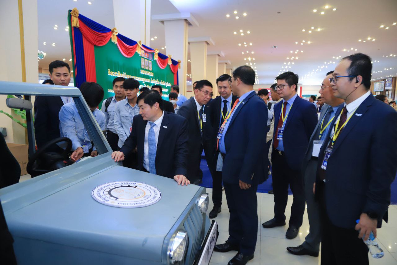 រដ្ឋមន្ត្រីក្រសួងការងារ៖TVET ...