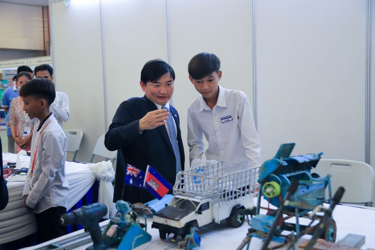 រដ្ឋមន្ត្រីក្រសួងការងារ៖TVET ...