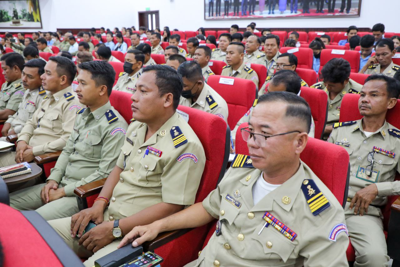 ឯកឧត្តម ហេង សួរ ...