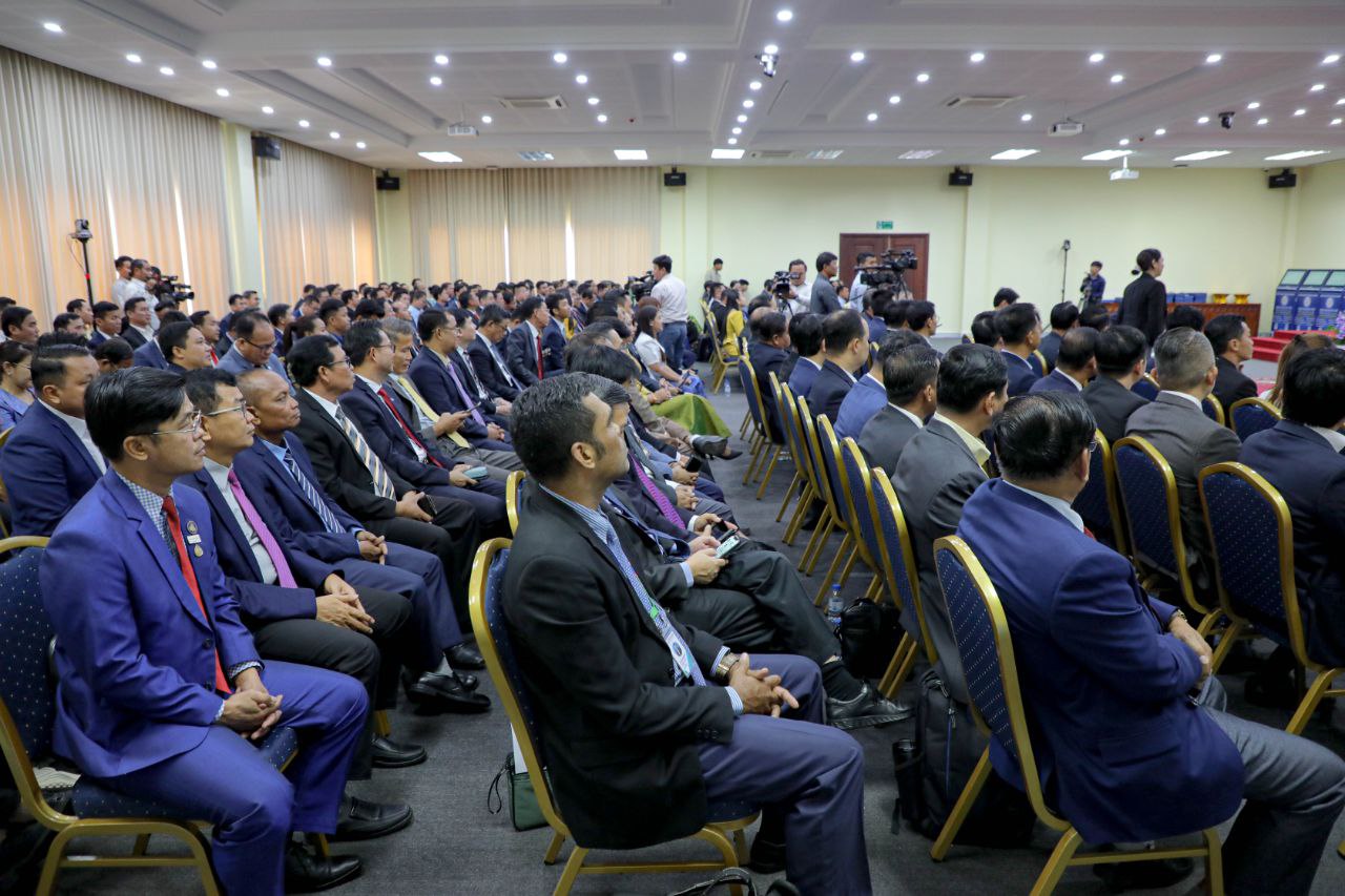 «បញ្ជរសេវាសាធារណៈចល័តបស់ក្រសួងការងារ និងបណ្តុះបណ្តាលវិជ្ជាជីវៈ ...