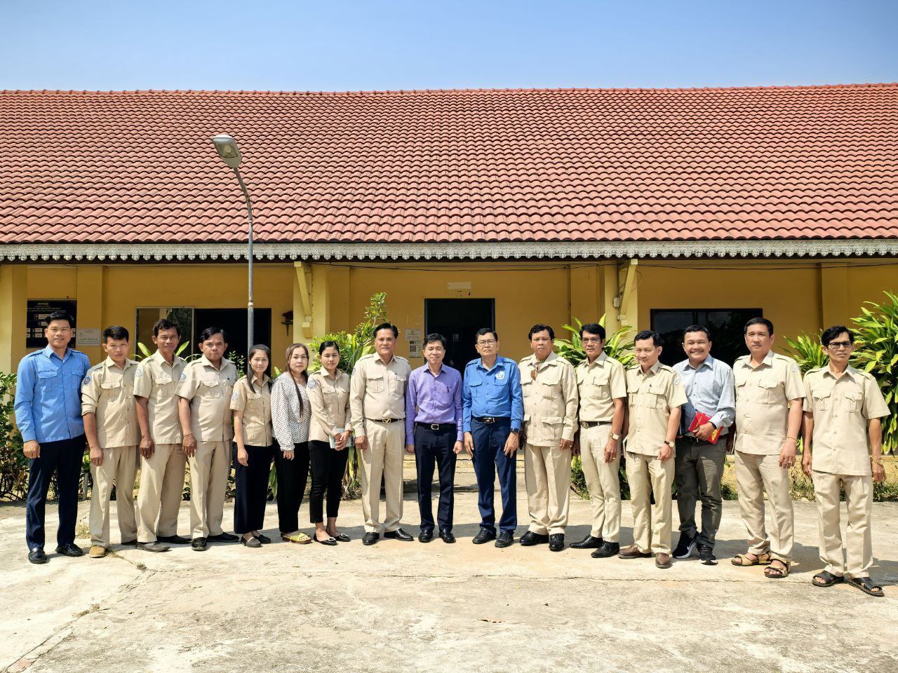 ក្រសួងការងារបានចុះពិនិត្យ តាមដាន ...