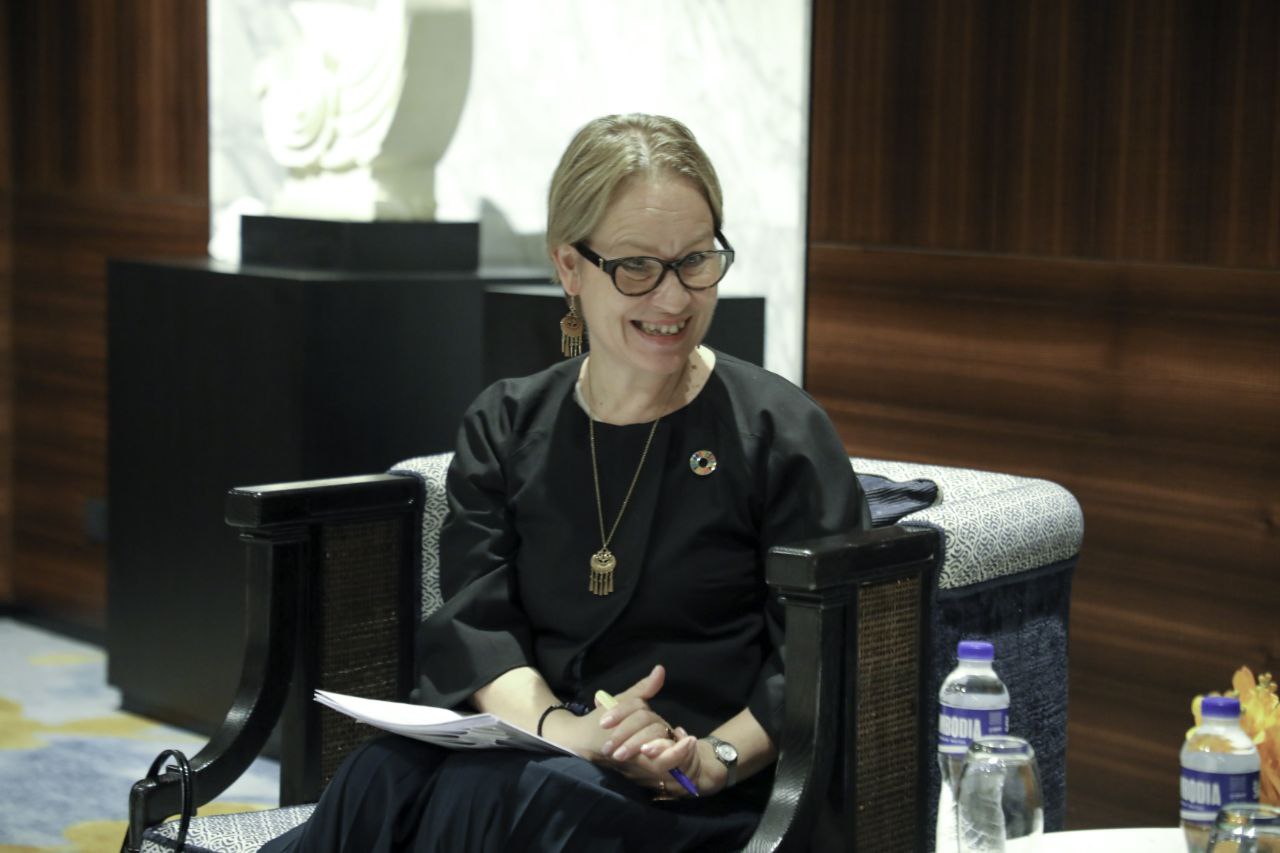 ឯកឧត្តម ហេង សួរ ជួបពិភាក្សាការងារជាមួយអង្គការអន្តរជាតិខាងការងារ (ILO ...