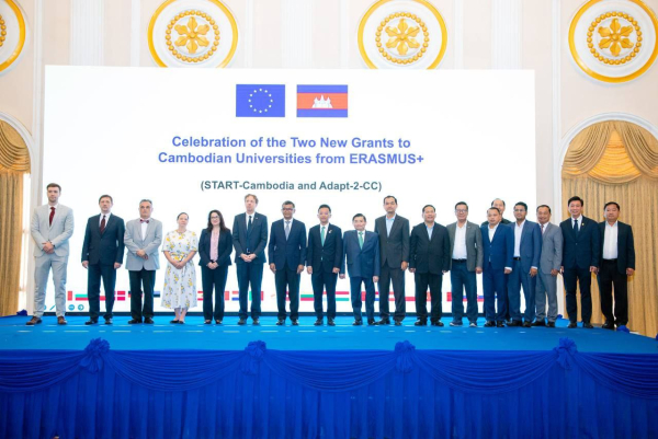 ឯកឧត្តមរដ្ឋមន្ត្រី ហេង សួរ គូសបញ្ជាក់ពីកិច្ចខិតខំប្រឹងប្រែងរបស់ក្រសួងដើម្បីជំរុញការបណ្តុះបណ្តាលជំនាញបច្ចេកទេសក្នុងបរិវត្តកម្មឌីជីថល