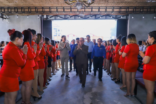 ក្រសួងការងារ និងបណ្តុះបណ្តាលវិជ្ជាជីវៈ ជំរុញដល់បងប្អូនសេដ្ឋកិច្ចក្រៅប្រព័ន្ធ ទទួលការបណ្តុះបណ្តាលជំនាញវិជ្ជាជីវ: និងបច្ចេកទេស