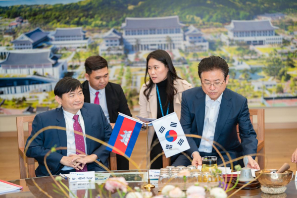 ខេត្តក្យង់សាំងប៊ូកដូកូរ៉េ​នឹងបង្កើនកិច្ចសហប្រតិបត្តិការលើវិស័យការងារ បណ្ដុះបណ្ដាលវិជ្ជាជីវៈ និងការគាំពារពលករកម្ពុជា