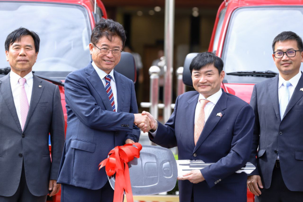 ក្រសួងការងារ និងបណ្តុះបណ្តាលវិជ្ជាជីវៈ ទទួលជំនួយរថយន្តពន្លត់អគ្គិភ័យពីខេត្តក្យង់សាំងប៊ូកដូរបស់កូរ៉េខាងត្បូង