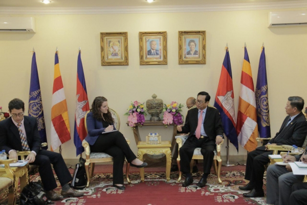 ជំនួបពិភាក្សា​ជាមួយ​លោកស្រី សារ៉ា ម៉ហ្គាន ទីប្រឹក្សា​ជាន់ខ្ពស់​នៃ​ការិយាល័យ​សិទ្ធិមនុស្ស និងការងារអាមេរិក