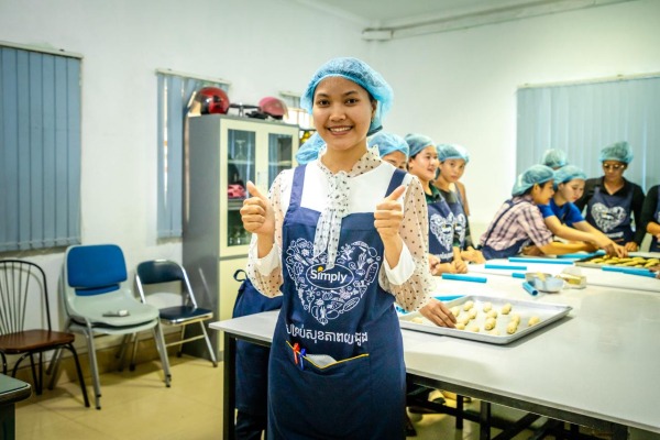 កម្មវិធី១,៥លាននាក់៖ ពលរដ្ឋមកពីគ្រួសារក្រីក្រពេញចិត្តចំពោះវគ្គបណ្តុះបណ្តាលរបស់រាជរដ្ឋាភិបាលដែលបានទាំងជំនាញ និងប្រាក់ឧបត្ថម្ភ