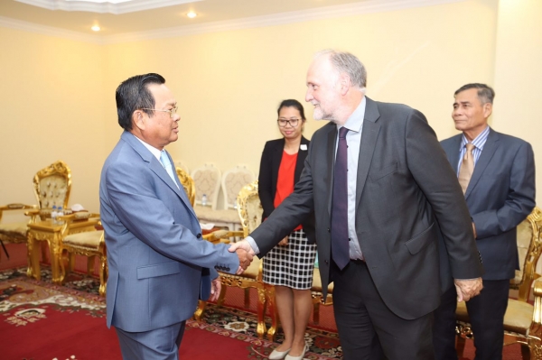 ម្ចាស់ម៉ាក និងត្រីភាគីនឹងបង្កើតអនុសញ្ញារួម ដើម្បីធ្វើឱ្យកាន់ប្រសើរឡើងនូវវិស័យកាត់ដេរនៅកម្ពុជា