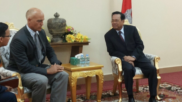 ឯកឧត្តមបណ្ឌិត អ៊ិត សំហេង ទទួល​ជួប​សម្ដែង​ការ​គួរ​សម​ជា​មួយ លោក Silas Everett តំណាង​ការិយាល័យ​មូលនិធិអាស៊ីប្រចាំកម្ពុជា