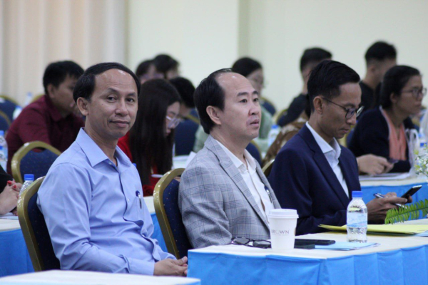 ក្រសួងការងារ និងបណ្តុះបណ្តាលវិជ្ជាជីវៈ បន្តពង្រឹងសមត្ថភាពដល់អ្នកគ្រប់គ្រងរដ្ឋបាលរោងចក្រ សហគ្រាស