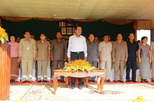 សម្តេចតេជោ ហ៊ុន សែន អញ្ជើញជួបកូនក្មួយកម្មករជាង២ម៉ឺននាក់នៅខេត្តកណ្តាល