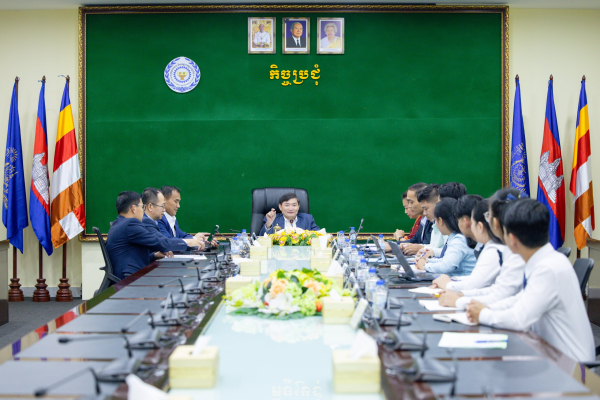 ឯកឧត្តមរដ្ឋមន្រ្តី ហេង សួរ អបអរសាទរប្រតិភូយុវជនកម្ពុជា ដែលរៀបចំធ្វើម្ចាស់ផ្ទះនៃកម្មវិធី នាវាយុវជន អាស៊ីអាគ្នេយ៍ និងជប៉ុន (SSEAYP) លើកទី ៥០ នៅខែមករា ខាងមុខ