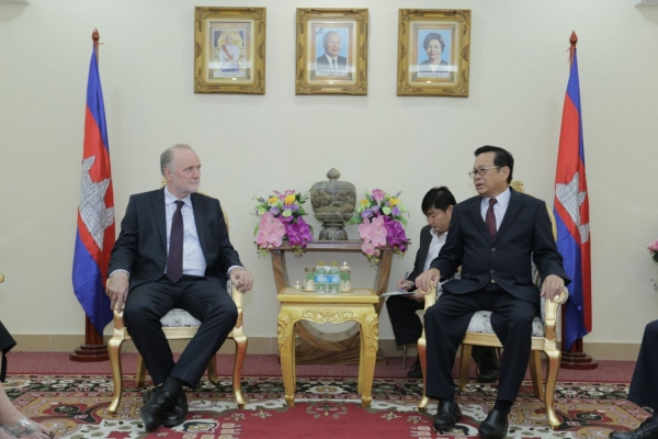 ឯកឧត្តម​បណ្ឌិត​រដ្ឋមន្រ្តី បាន​អនុញ្ញាត​ឱ្យ​លោក​បណ្ឌិត Frank Hoffer នាយកប្រតិបត្តិACT ចូល​ជួប​សំដែង​ការ​គួរ​សម និង​ពិភាក្សា​ការងារ