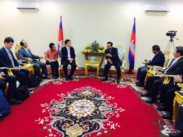 ឯក​ឧត្តម​បណ្ឌិត អ៊ិត សំហេង ​ទទួល​ជួប​សម្ដែង​ការ​គួរ​សម និង​ពិភាក្សា​ការងារ​ជា​មួយ​ឯកឧត្តម Song Young Jung អតីត​ប្រធាន​អង្គកាព​អភិវឌ្ឍធនធានមនុស្សកូរ៉េ