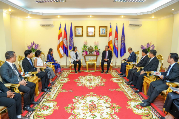 អង្គការដើម្បីភាពញញឹមនៃកុមារ (PSE) បានរួមចំណែកយ៉ាងសំខាន់ជាមួយរដ្ឋាភិបាល ដើម្បីកាត់បន្ថយភាពក្រីក្រ