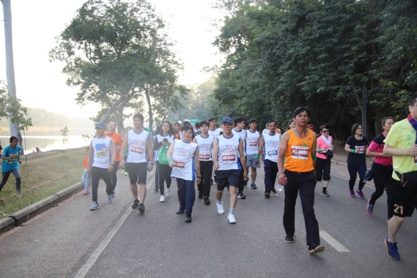 ក្រសួងការងារ-ILO  និងភាគីពាក់ព័ន្ធ ចូលរួមរត់ពាក់កណ្តាលម៉ារ៉ាតុងនៅសៀមរាប បង្ហាញស្មារតីឆ្ពោះទៅរកការអភិវឌ្ឍរួមគ្នា