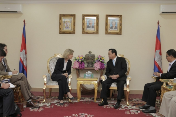 ជំនួបពិភាក្សាការងារជាមួយលោកជំទាវ Paula Albertson មន្រ្តីជាន់ខ្ពស់ទទួលបន្ទុកកិច្ចការវិស័យការងារ នៃការិយាល័យវិស័យការងារអន្តរជាតិ នៃក្រសួងការបរទេសសហរដ្ឋអាមេរិក