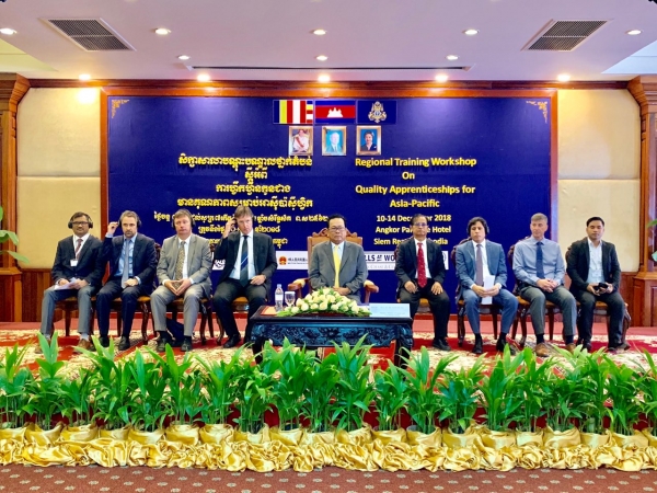 ឯកឧត្តមបណ្ឌិត អ៊ិត សំហេង អញ្ជើញបើកវគ្គបណ្តុះបណ្តាលថ្នាក់តំបន់ស្តីពី គុណភាពនៃការអនុវត្តន៍ហ្វឹកហ្វឺនកូនជាង