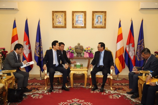 ឯកឧត្តម អ៊ិត សំហេង៖ គិតមកដល់ពេលនេះ កម្ពុជាមានកម្មសិក្សាការីចេញទៅធ្វើការនៅ ជប៉ុន មានចំនួន ប្រមាណជាង០៩ពាន់នាក់