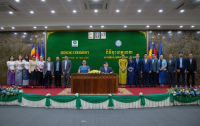 ក្រសួងការងារ-អង្គការអុកស្វាម ចាប់ដៃគ្នាលើកកម្ពស់ការងារសមរម្យ សេដ្ឋកិច្ចស្រ្តី និងពង្រឹងប្រព័ន្ធគាំពារសង្គមឱ្យកាន់តែទូលំទូលាយ