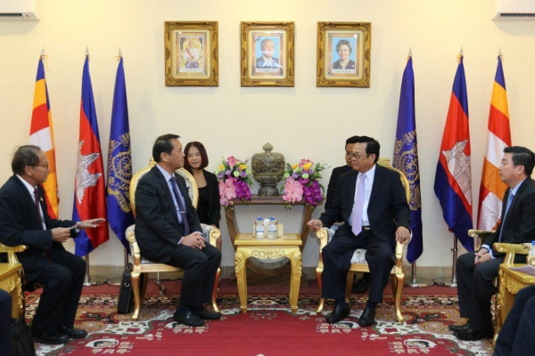 ឯកឧត្តមបណ្ឌិតរដ្ឋមន្រ្តី បានអនុញ្ញាតឱ្យលោក Naoto Miyako នាយកប្រតិបត្តិនៃសាជីវកម្មសុខាភិបាល AIYUUKAI Medical Corporation ចូលជួបសម្តែងការគួរសម និងពិភាក្សាការងារ