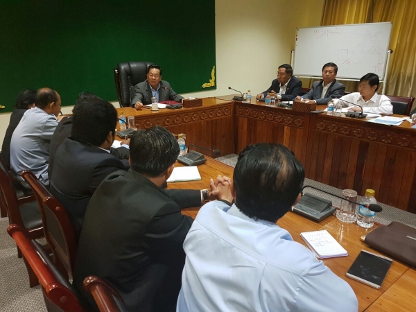 ឯកឧត្តមបណ្ឌិត អ៊ិត សំហេង អនុញ្ញាតិ្តឱ្យគណៈអចិន្ត្រៃយ៍ក្រុមប្រឹក្សាសហជីពជាតិកម្ពុជា ចូលជួបរាយការណ៍អំពីសកម្មភាពការងារ