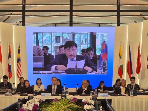 ឯកឧត្ដម ហេង សួរ ដឹកនាំប្រតិភូក្រសួងការងារ និងបណ្តុះបណ្តាលវិជ្ជាជីវៈ ចូលរួមកិច្ចប្រជុំរដ្ឋមន្រ្តីការងារអាស៊ាន លើកទី២៨ និងកិច្ចប្រជុំពាក់ព័ន្ធ ក្នុងប្រទេសសិង្ហបុរី