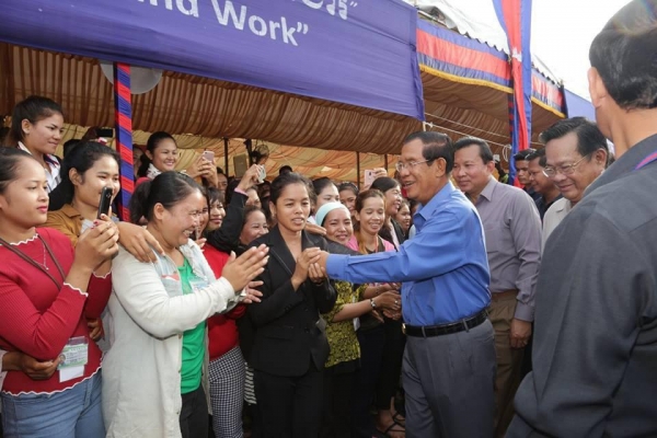 សម្តេចតេជោ ហ៊ុន សែន អញ្ជើញជួបកូនក្មួយកម្មករជាង ២ម៉ឺននាក់នៅខេត្តកំពង់ឆ្នាំង