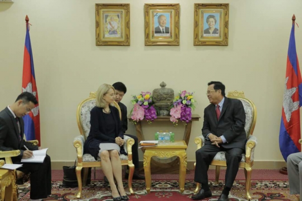 ជំនួបពិភាក្សាការងារជាមួយលោកស្រី Zenda Ofir តំណាងរបស់អង្គការអន្តរជាតិខាងការងារ ILO