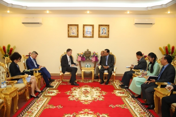 ឯកឧត្តមបណ្ឌិត អ៊ិត សំហេង អនុញ្ញាតឲ្យឯកអគ្គរដ្ឋទូតសហភាពអឺរ៉ុបចប់អាណត្តិ ជួបសម្ដែងការគួរសម និងជម្រាបលា