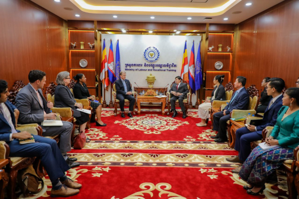 សហរដ្ឋអាមេរិក បន្តកិច្ចសហការគាំទ្រកម្ពុជាលើវិស័យការងារ សន្តិសុខសង្គម និងការបណ្តុះបណ្តាលបច្ចេកទេសវិជ្ជាជីវៈ