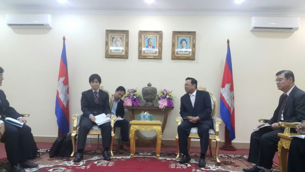 ជំនួបពិភាក្សាជាមួយលោក Yasuo Ariga តំណាងអ្នកផ្ដល់ជំនួយនិងជាអ្នកសម្របសម្រួលគម្រោងស្ដីពីសុខភាព និសុវត្ថភាពការងាររបស់គម្រោង ILO-ជប៉ុន