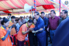 ព្រឹកនេះ សម្តេចតេជោ ហ៊ុន សែន បានបន្តអញ្ជើញចុះជួបបងប្អូនកម្មករ កម្មការិនី ជិត២ម៉ឺននាក់ជាបន្តទៀត នៅស្រុកគងពិសី