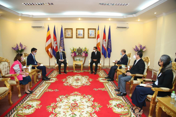 នាយកគ្រប់គ្រងប្រចាំប្រទេស Foodpanda ចូលជួបរដ្ឋមន្រ្តីក្រសួងការងារ ជម្រាបជូន ពីការប្តេជ្ញាចិត្តរបស់ក្រុមហ៊ុន ចំពោះការអភិវឌ្ឍធនធានមនុស្ស និងទីផ្សារការងារសម្រាប់យុវជន