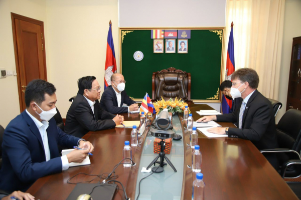 លោក ហ្គ្រេម ប៊ឺគ្លី នាយកអង្គការអន្តរជាតិខាងការងារប្រចាំប្រទេសកម្ពុជា ឡាវ និងថៃ ចូលជួបពិភាក្សាការងារពាក់ព័ន្ធទៅនឹងវឌ្ឍនភាពកិច្ចសហប្រតិបត្តិការ និងការគិតគូទៅលើគម្រោងថ្មីៗ