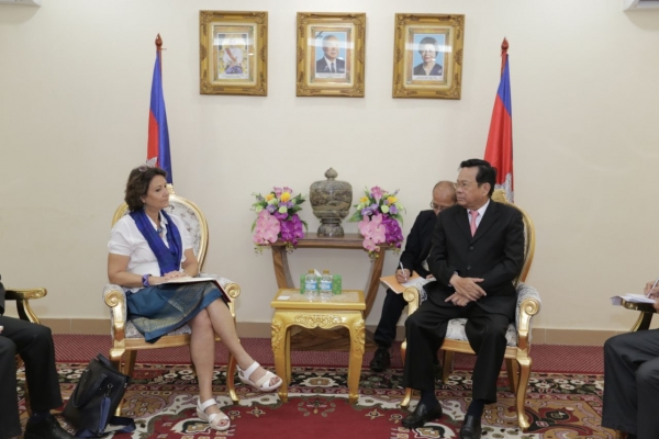 ឯកឧត្តមបណ្ឌិត អនុញ្ញាតិឱ្យនាយកទីភ្នាក់ងារស្វីសសម្រាប់ការអភិវឌ្ឍ និងកិច្ចសហប្រតិបត្តិការចូលជួបសម្តែងការគួរសម និងពិភាក្សាការងាររ