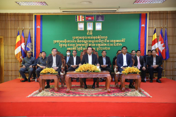 រដ្ឋមន្ត្រីក្រសួងការងារ ប្រាប់ប្រធានមន្ទីរការងារ និងបណ្តុះបណ្តាលវិជ្ជាជីវៈ ខេត្តរតនគិរី ទើបតែងតាំងថ្មី ត្រូវយកចិត្តទុកដាក់ផ្តល់សេវាជូនពលរដ្ឋ និងកម្មករនិយោជិត ស័ក្តិសមជាមន្រ្តីល្អ