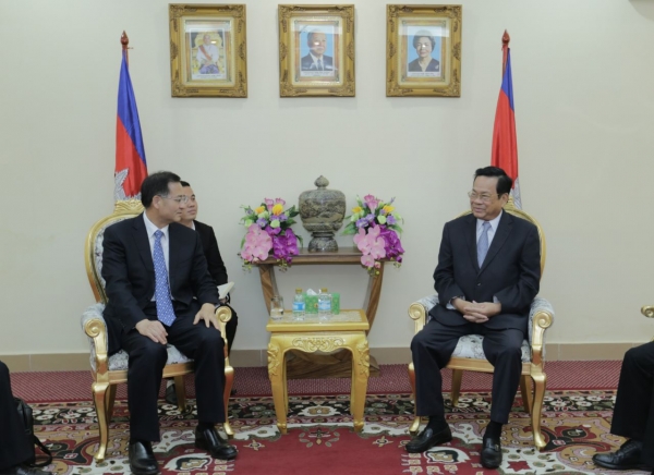 ឯកឧត្តមបណ្ឌិតរដ្ឋមន្រ្តី បានអនុញ្ញាតឱ្យលោក Jiao Kaihe អនុប្រធាន និងជាលេខាធិការនៃសហភាពសហជីពចិន ចូលជួបសម្តែងការគួរសម និងពិភាក្សាការងារ