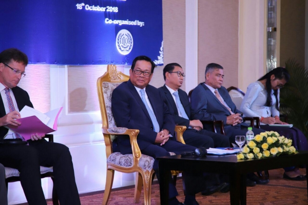 ឯកឧត្តមបណ្ឌិតរដ្ឋមន្ត្រី អញ្ជើញបើកសិក្ខាសាលាថ្នាក់ជាតិ ស្តីពីការរៀបចំកម្មវិធីការងារសមរម្យសម្រាប់ប្រទេសកម្ពុជាឆ្នាំ២០១៩-២០២៣