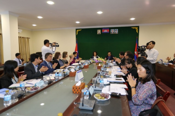 កិច្ចប្រជុំលើកទីមួយរបស់គណៈប្រឹក្សាភិបាលនៃកម្មវិធី រួមគ្នារបស់អង្គការសហប្រជាជាតិ &laquo;រួមគ្នាដើម្បីមុខរបរ និងការងារ របស់យុវជននៅកម្ពុជា&raquo;